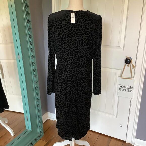 NWT Talbot's Black Long Sleeve V-Neck Midi Dress with Textured Pattern - Picture 6 of 8